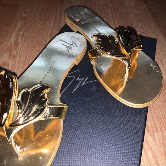 SELL BY 10/24/25 Giuseppe Zanotti Nuvorock Metallic Gold Wing Flat Thong Sandals - Picture 5 of 16